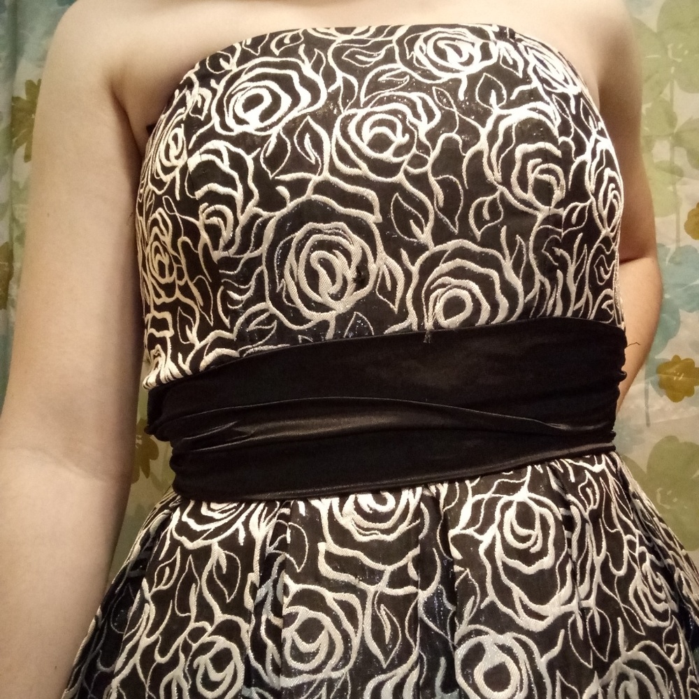 Prom Dress Black and White Roses